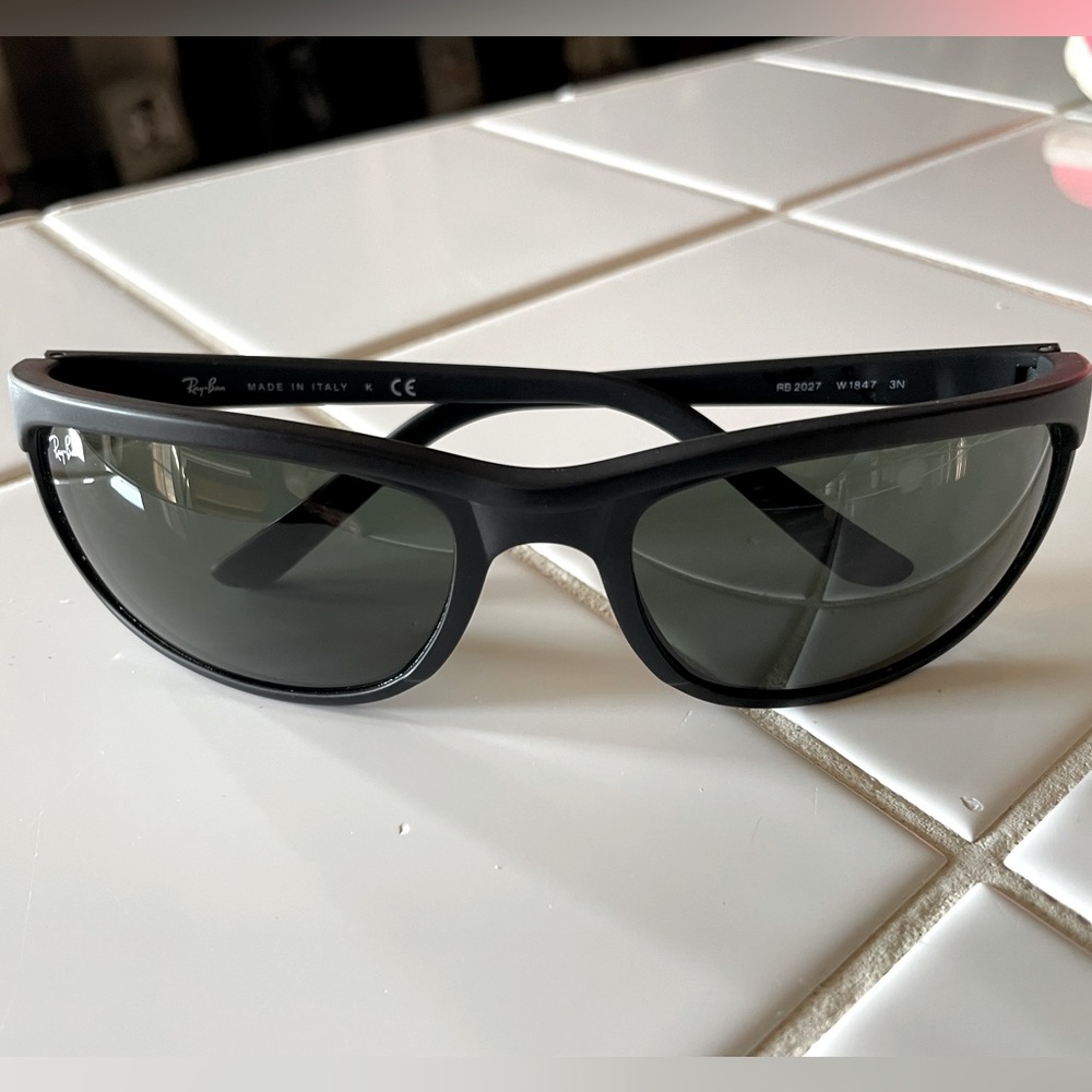 Brand New matte back Ray Ban